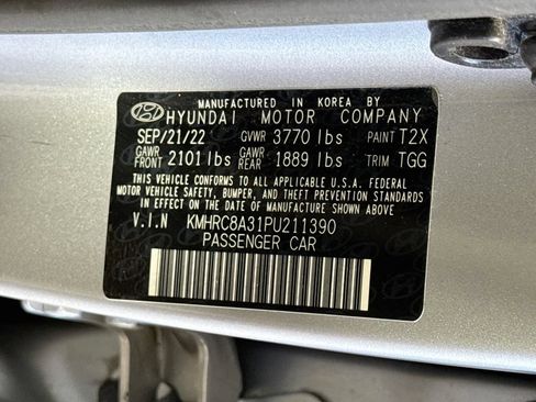 Used 2023 Hyundai Venue SEL FWD image 17
