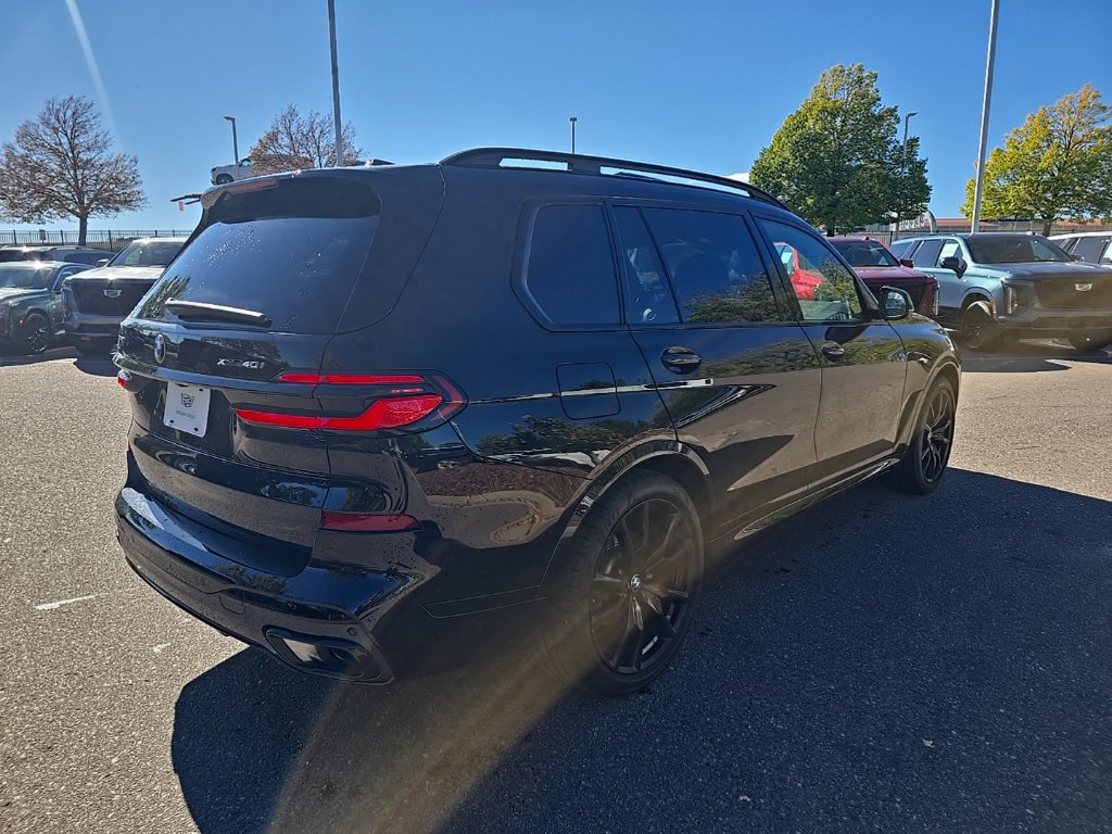 Used 2023 BMW X7 xDrive40i w/ M Sport Package AWD/4WD image 5