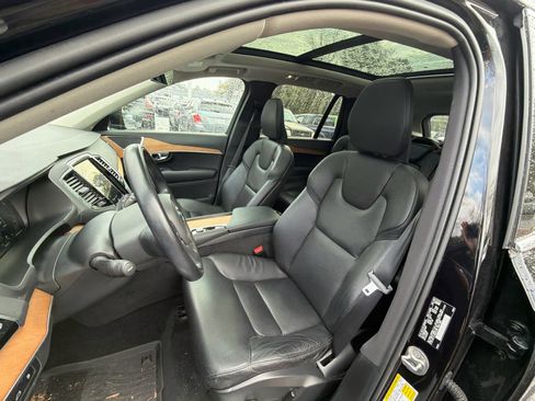 Certified 2022 Volvo XC90 T8 Inscription Expression w/ Advanced Package image 26