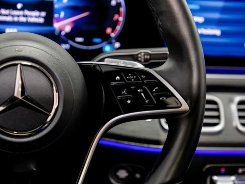 Used 2024 Mercedes-Benz GLS 450 4MATIC image 17