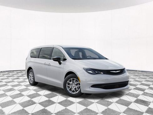 New 2026 Chrysler Voyager LX image 7
