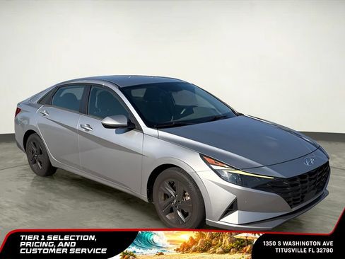 Used 2021 Hyundai Elantra SEL w/ Convenience Package FWD image 13