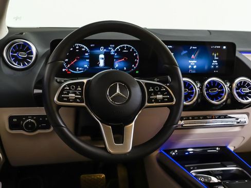Certified 2023 Mercedes-Benz GLA 250 4MATIC image 11
