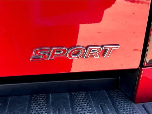 Used 2024 Honda Ridgeline Sport image 10