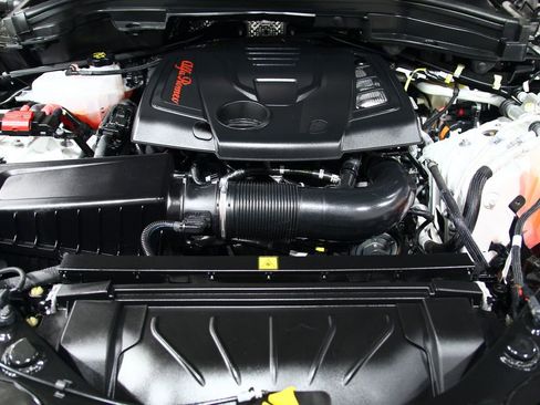 Used 2024 Alfa Romeo Stelvio Ti image 30