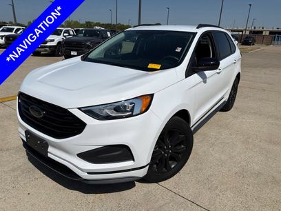 Used 2022 Ford Edge SE w/ Black Appearance Package