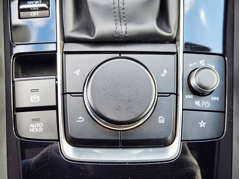 Certified 2025 MAZDA MAZDA3 Carbon image 22