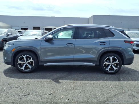 New 2026 Volkswagen Tiguan SE FWD image 2
