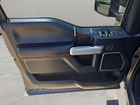 Used 2021 Ford F250 Lariat w/ Lariat Ultimate Package AWD/4WD image 25