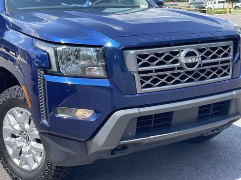 Used 2022 Nissan Frontier SV AWD/4WD image 2