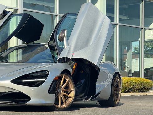 Used 2022 McLaren 720S Performance image 13
