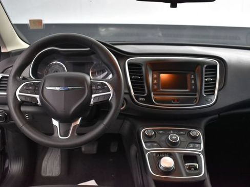 Used 2015 Chrysler 200 Limited FWD image 8