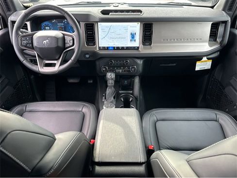 New 2025 Ford Bronco Outer Banks w/ Sasquatch Package image 8