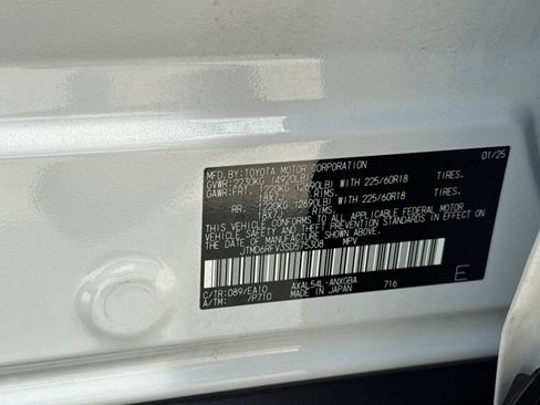 Used 2025 Toyota RAV4 Limited AWD/4WD image 37