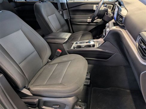 Used 2023 Ford Explorer XLT image 20
