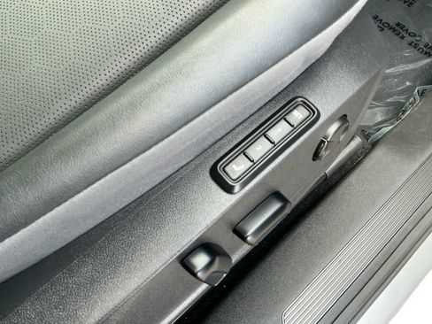 Used 2023 Volkswagen ID.4 Pro S image 16