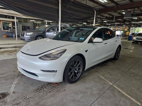 Used 2021 Tesla Model 3 Long Range AWD/4WD image 3