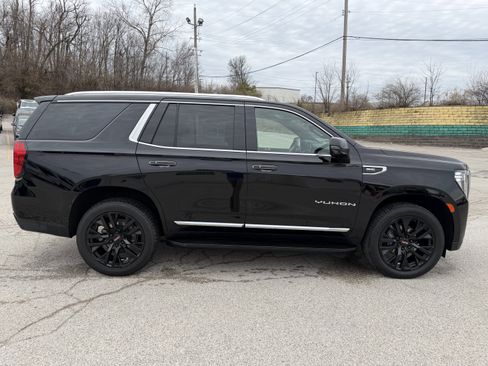Used 2021 GMC Yukon SLT w/ SLT Luxury Plus Package image 8