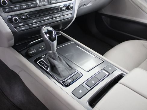 Used 2015 Hyundai Genesis 3.8 image 16