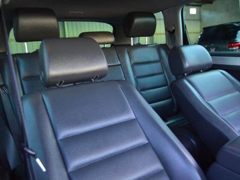 Used 2009 Volkswagen Touareg VR6 image 32