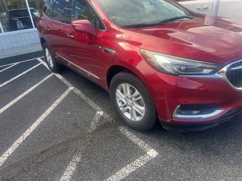 Used 2018 Buick Enclave Essence image 4