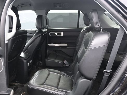 Used 2020 Ford Explorer XLT w/ Equipment Group 202A AWD/4WD image 15
