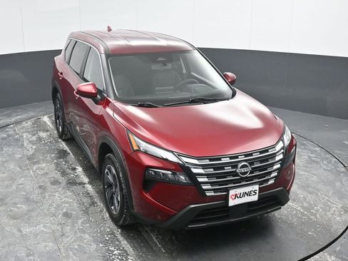 Used 2024 Nissan Rogue SV image 42