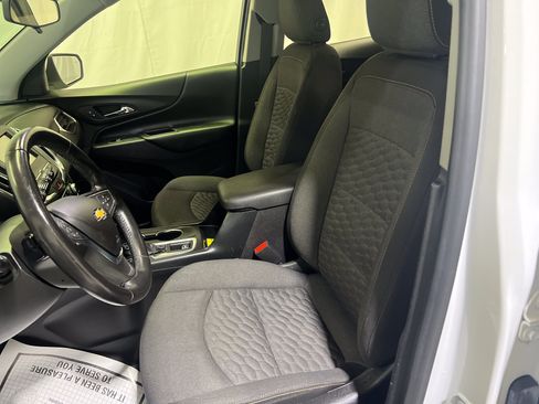 Certified 2018 Chevrolet Equinox LT FWD image 17