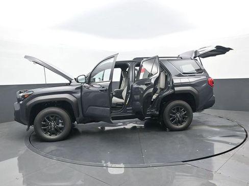 New 2026 Toyota 4Runner SR5 image 32