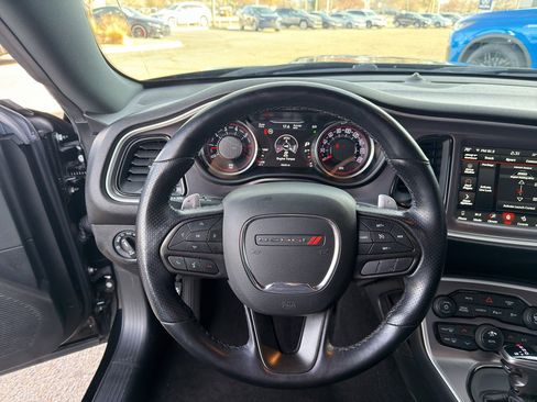 Used 2021 Dodge Challenger R/T Scat Pack w/ Scat Pack Stripe image 11