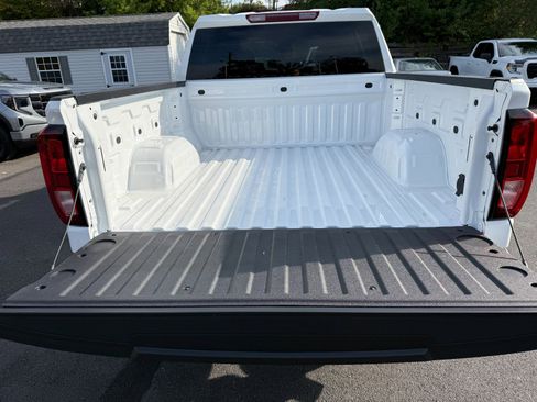 New 2026 GMC Sierra 1500 Elevation image 18