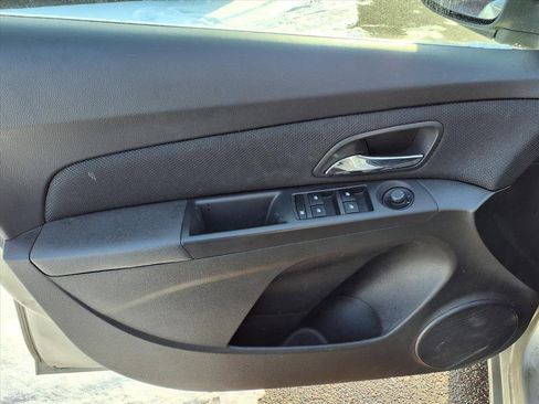 Used 2014 Chevrolet Cruze LT image 11