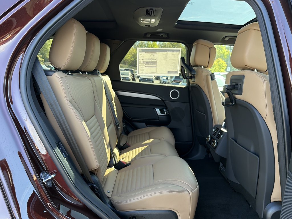 New 2026 Land Rover Discovery Limited Edition AWD/4WD image 14
