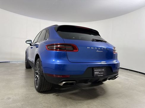 Certified 2018 Porsche Macan AWD/4WD image 20