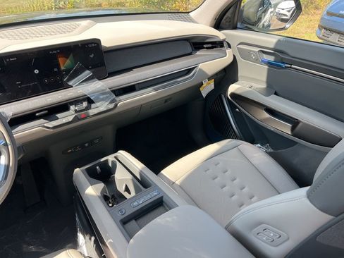 New 2026 Kia EV9 Wind AWD/4WD image 11