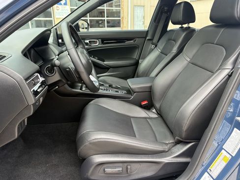 Used 2025 Honda Civic Sport image 12