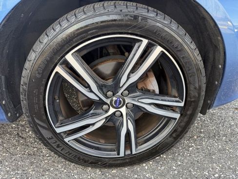 Used 2017 Volvo XC60 T6 R-Design w/ Climate Package image 11