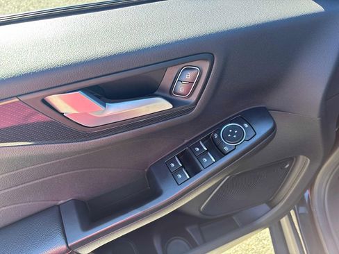 Used 2024 Ford Escape ST-Line image 10