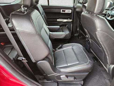 Used 2023 Ford Explorer Limited w/ Limited Technology Package RWD image 15