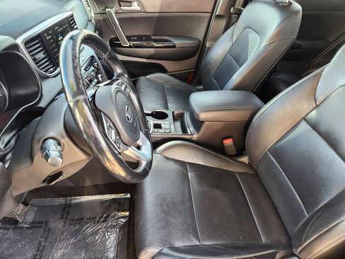 Used 2020 Kia Sportage EX w/ EX Technology Package image 6