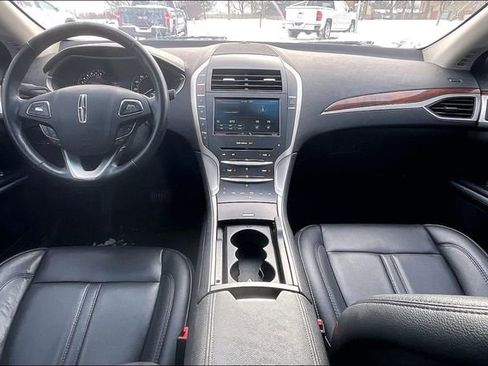 Used 2016 Lincoln MKZ image 16