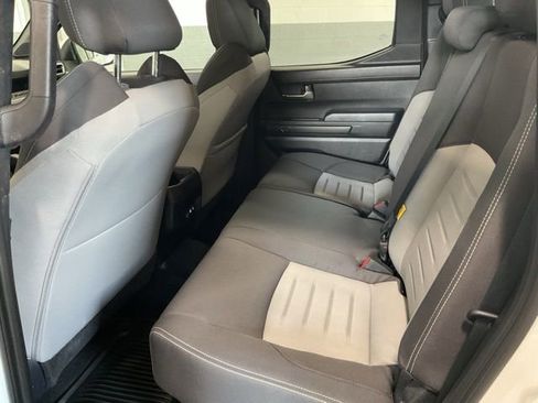 Used 2025 Toyota Tacoma TRD Sport w/ TRD Sport Upgrade Package image 19