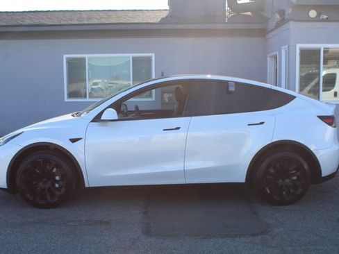Used 2023 Tesla Model Y Long Range AWD/4WD image 7