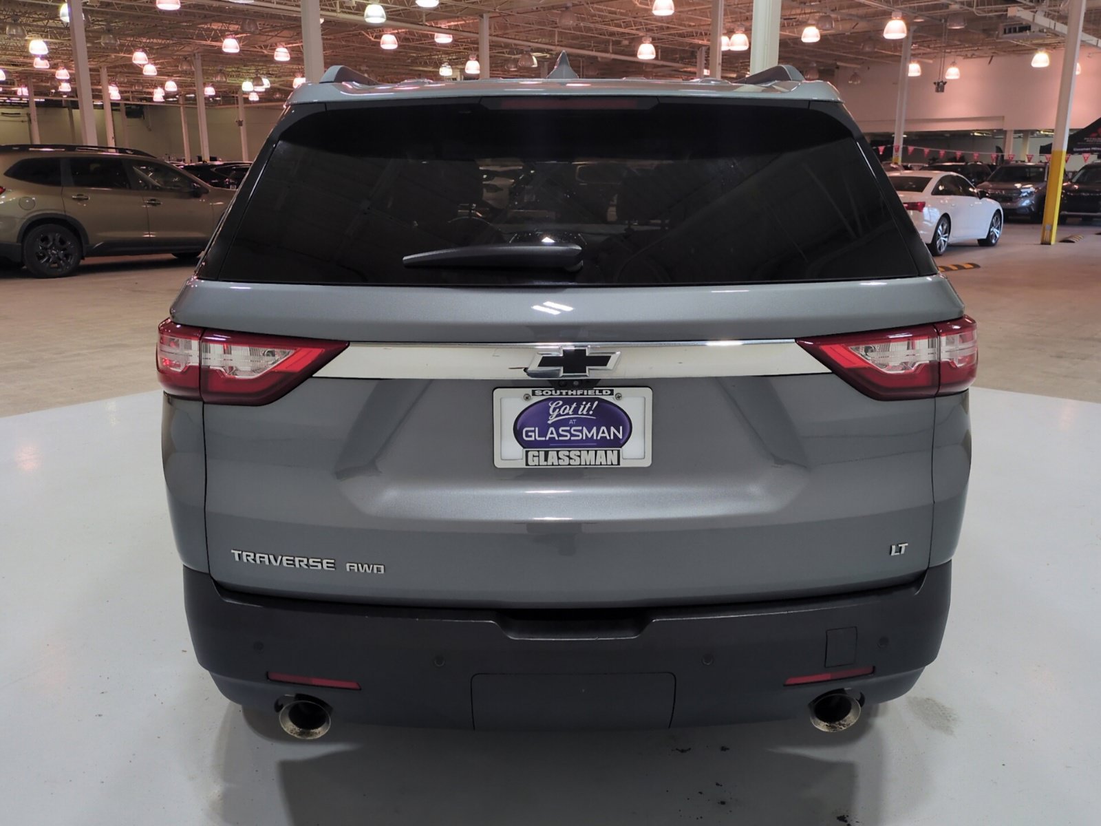 Used 2019 Chevrolet Traverse LT w/ LT Premium Package AWD/4WD image 4