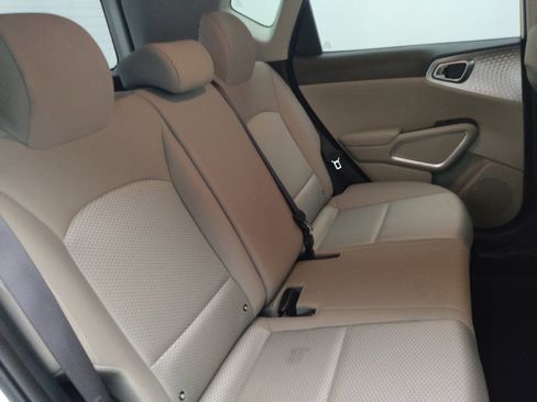 Used 2025 Kia Soul LX w/ LX Technology Package image 19