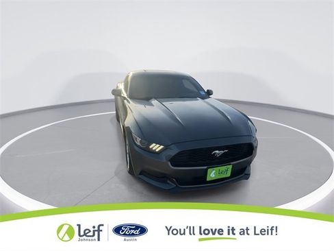 Used 2017 Ford Mustang Coupe image 3