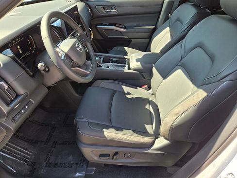 New 2026 Nissan Pathfinder SL FWD image 6