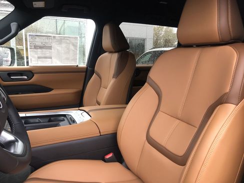 New 2026 Nissan Armada SL w/ Captain's Chari Seat Package image 23