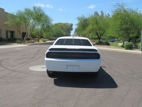 Used 2010 Dodge Challenger R/T RWD image 12