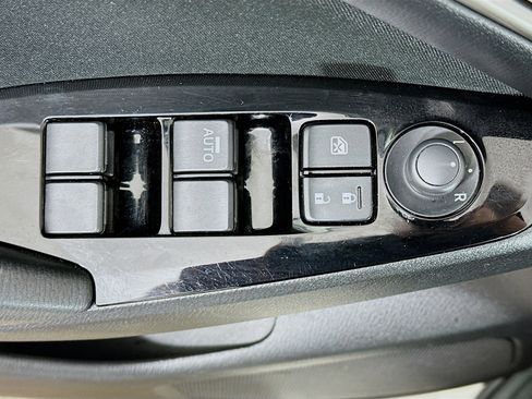 Used 2018 MAZDA MAZDA3 Sport image 15